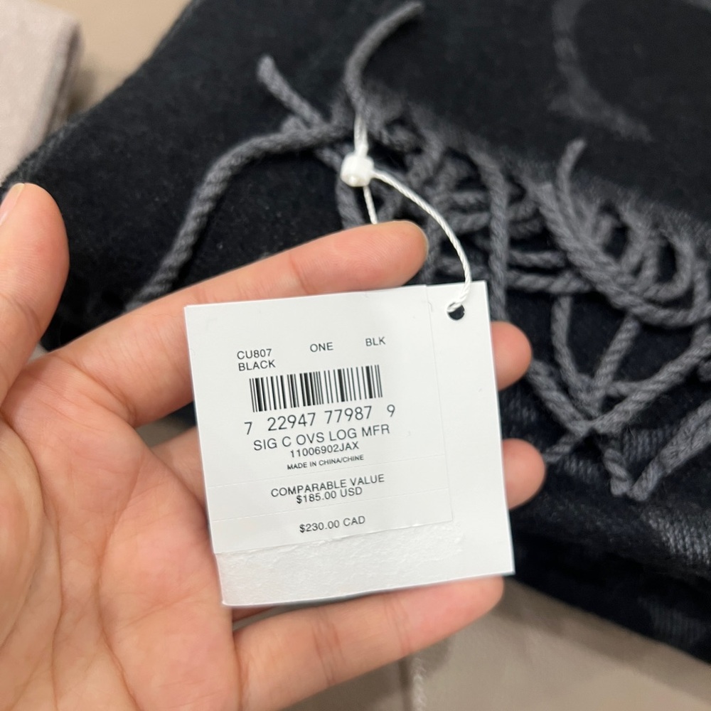 NWT Coach Signature Oversized Muffler，97% wool, 3% cashmere - Picture 7 of 8
